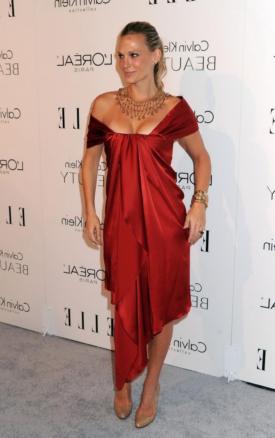 16P Molly Sims showing awesome cleavage in low cut dress at ELLE's 17th Annual Women