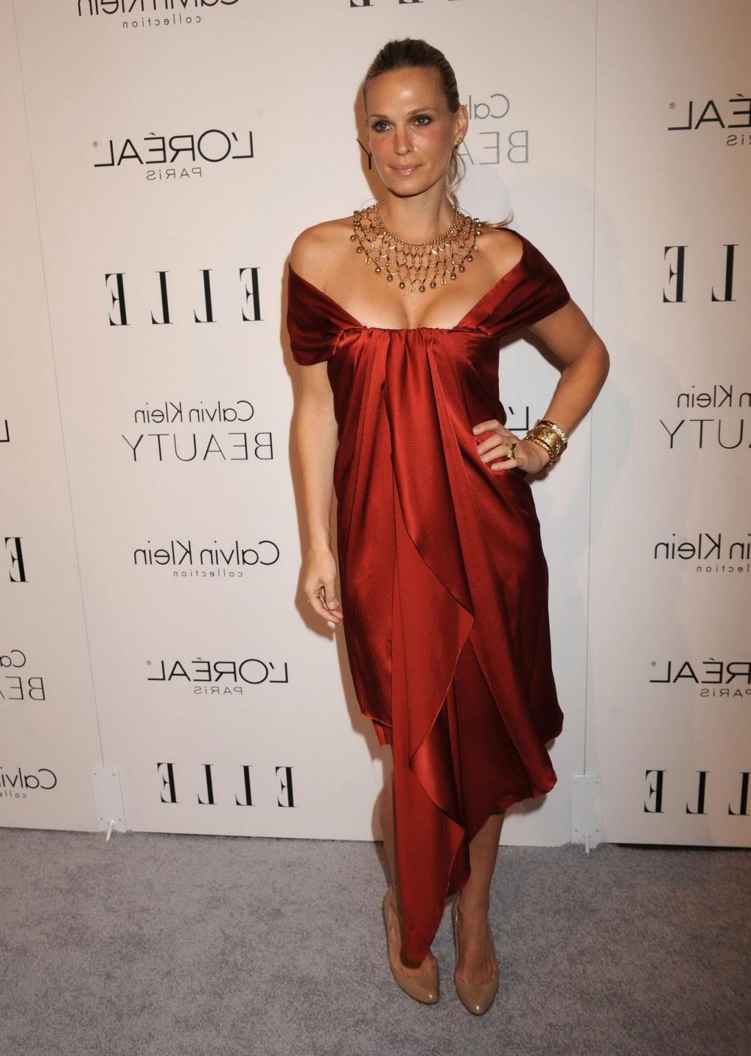 16P Molly Sims showing awesome cleavage in low cut dress at ELLE's 17th Annual Women