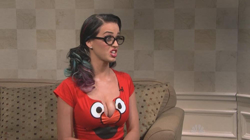 8P Katy Perry got some nice sexy cleavage