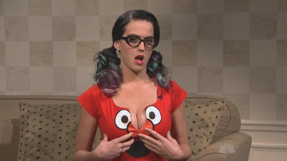 8P Katy Perry got some nice sexy cleavage