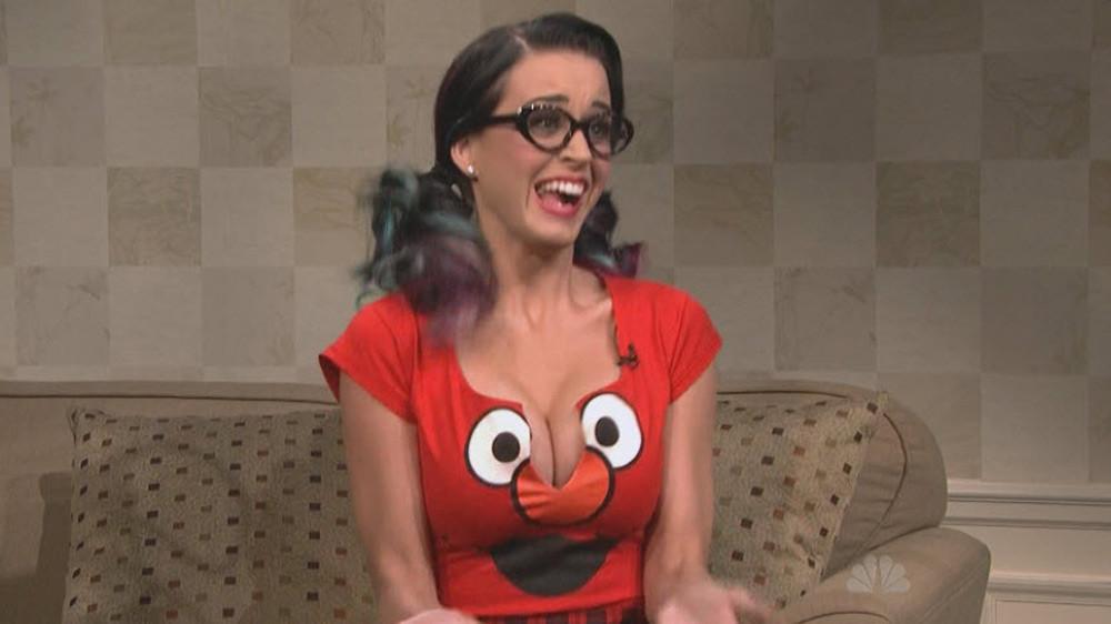 8P Katy Perry got some nice sexy cleavage