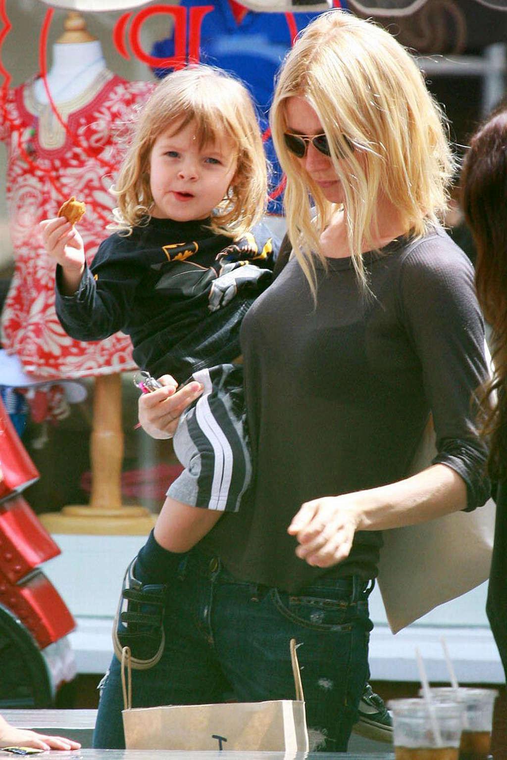 10P Gwyneth Paltrow exposing huge cleavage and sexy tits in see thru blouse