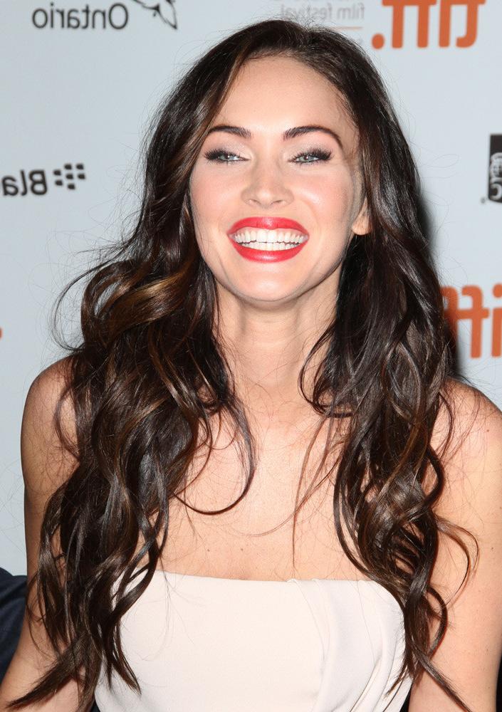 15P Megan Fox perky cleavage and hot wet topless