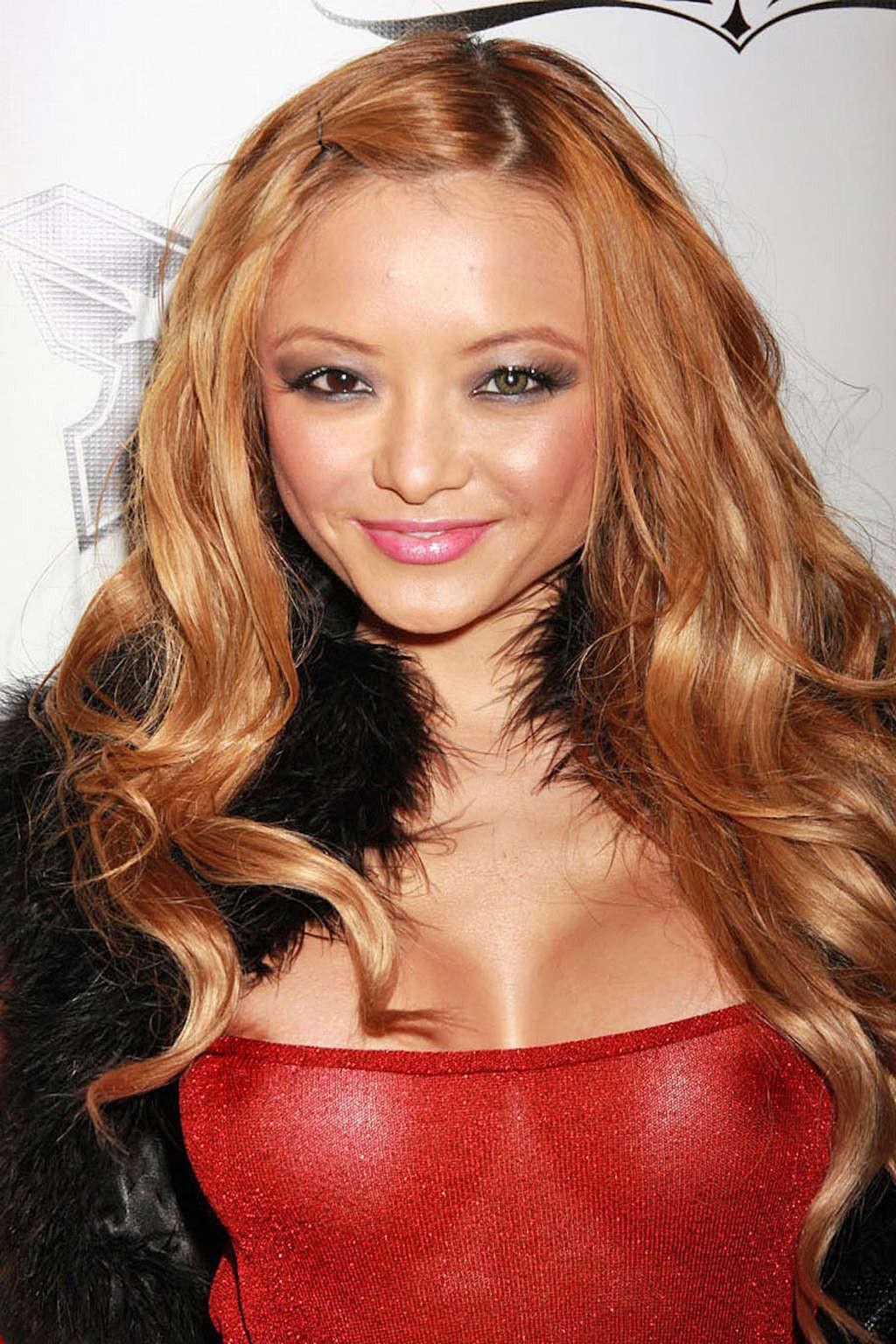 10P Tila Tequila upskirt in leopard print mini skirt and tits slip paparazzi shoots