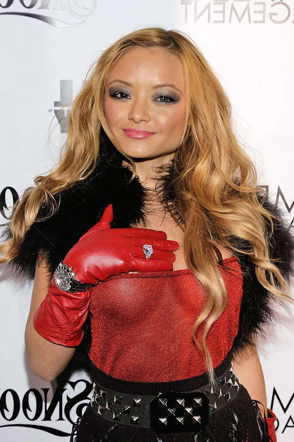 10P Tila Tequila upskirt in leopard print mini skirt and tits slip paparazzi shoots