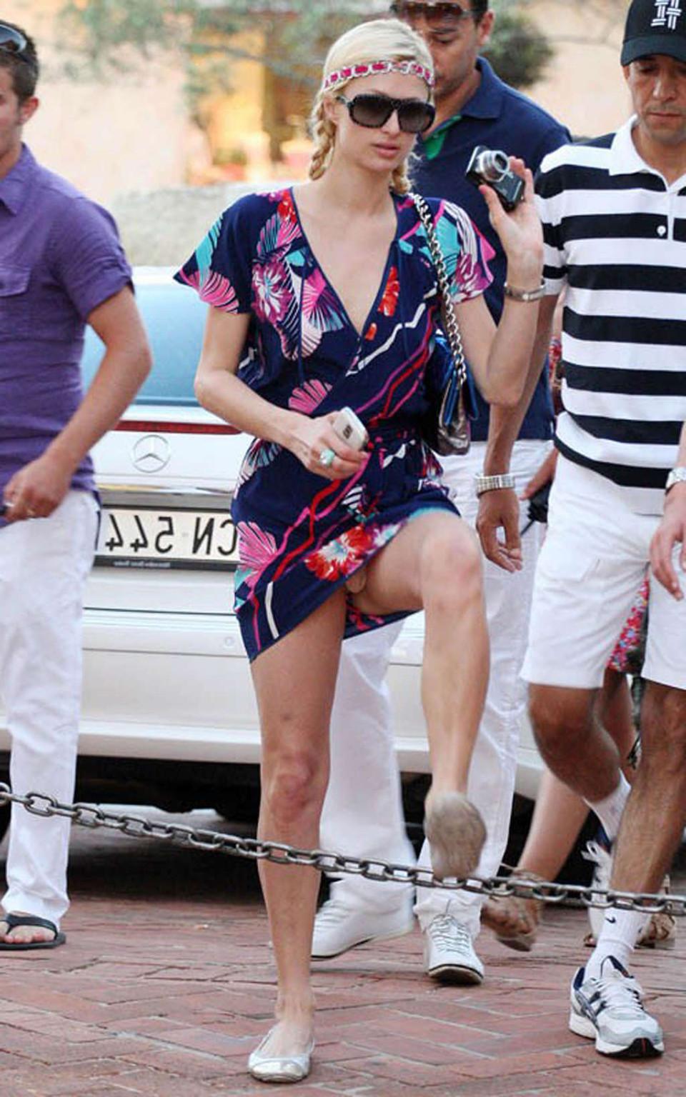 16P Paris Hilton very sexy and hot upskirt and nipple slip photos