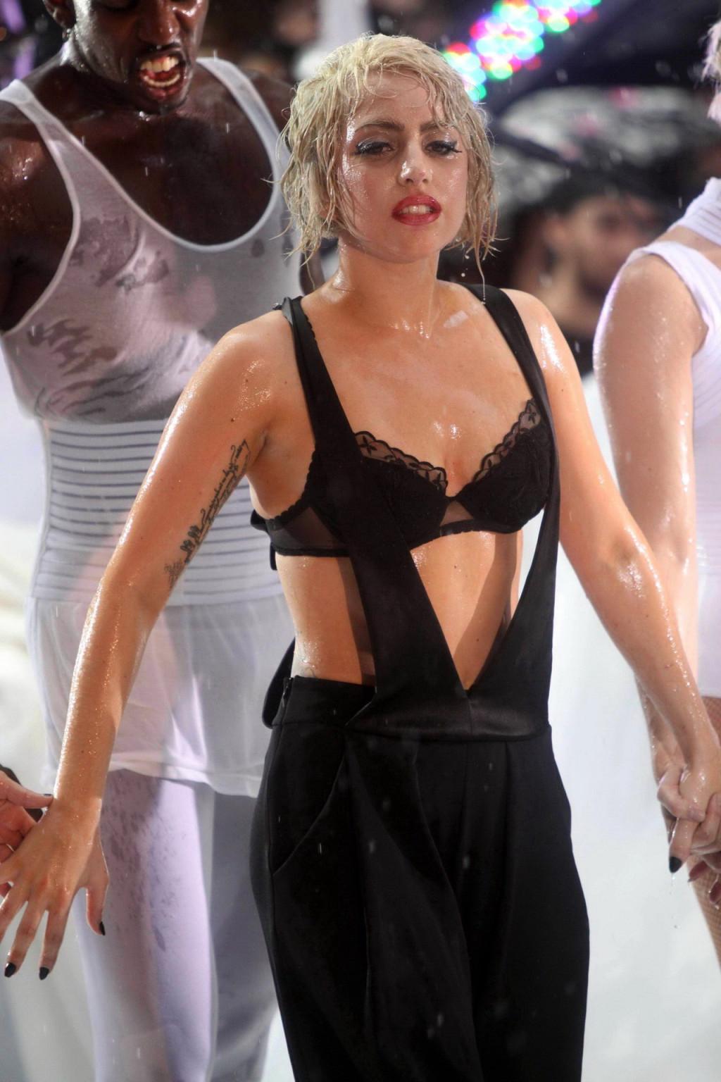 15P Lady Gaga in black bra shows wet cleavage performing in 'Today Show