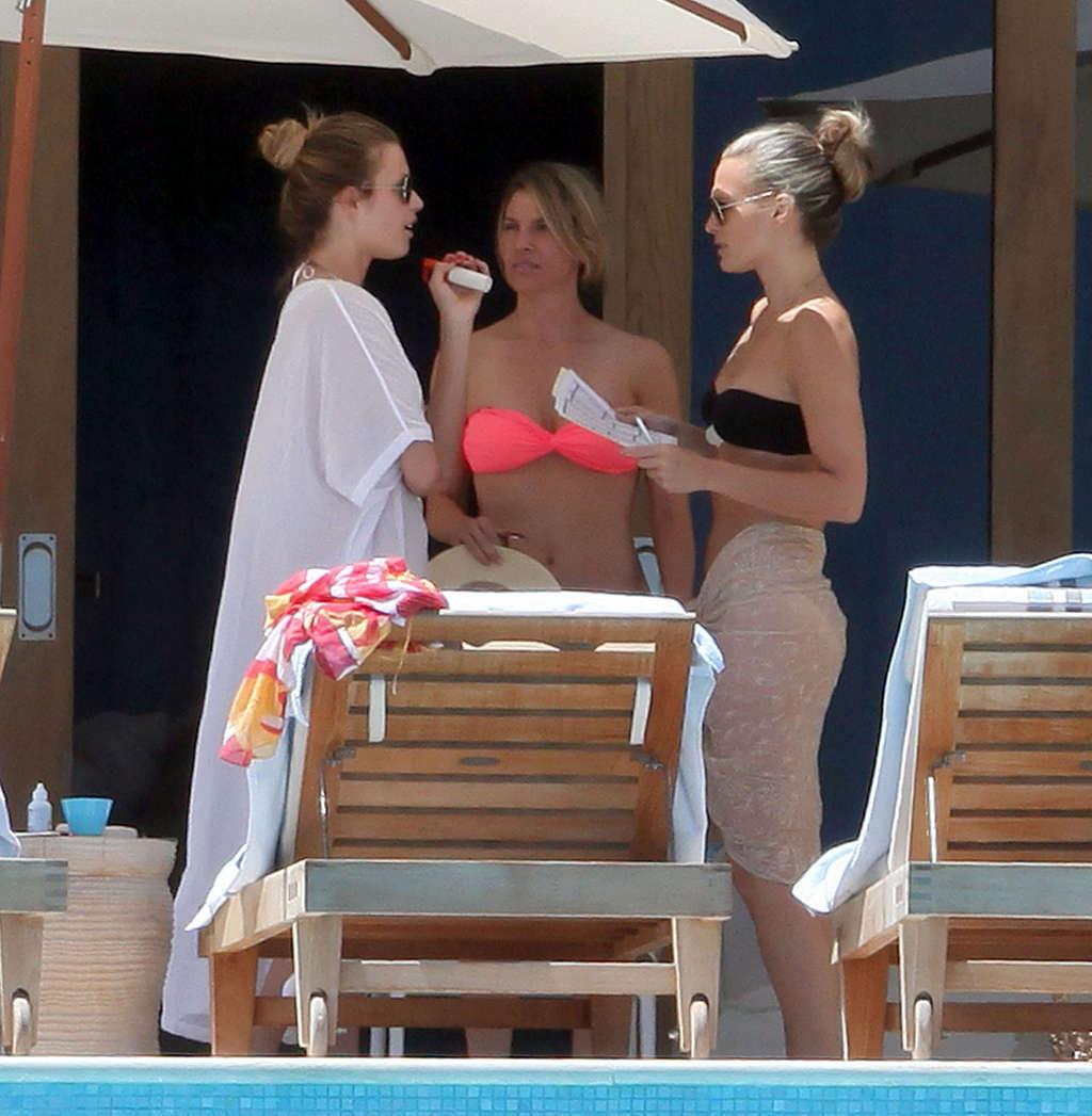 16P Molly Sims looking very sexy in bikini and nipple slip