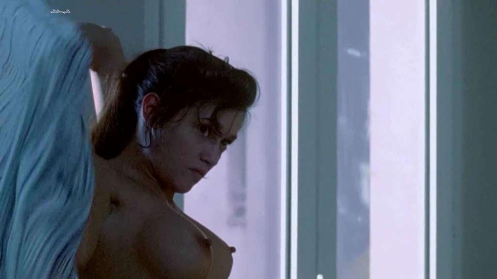 10P Emma De Caunes exposing her big tits and nipple slip