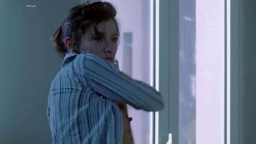 10P Emma De Caunes exposing her big tits and nipple slip