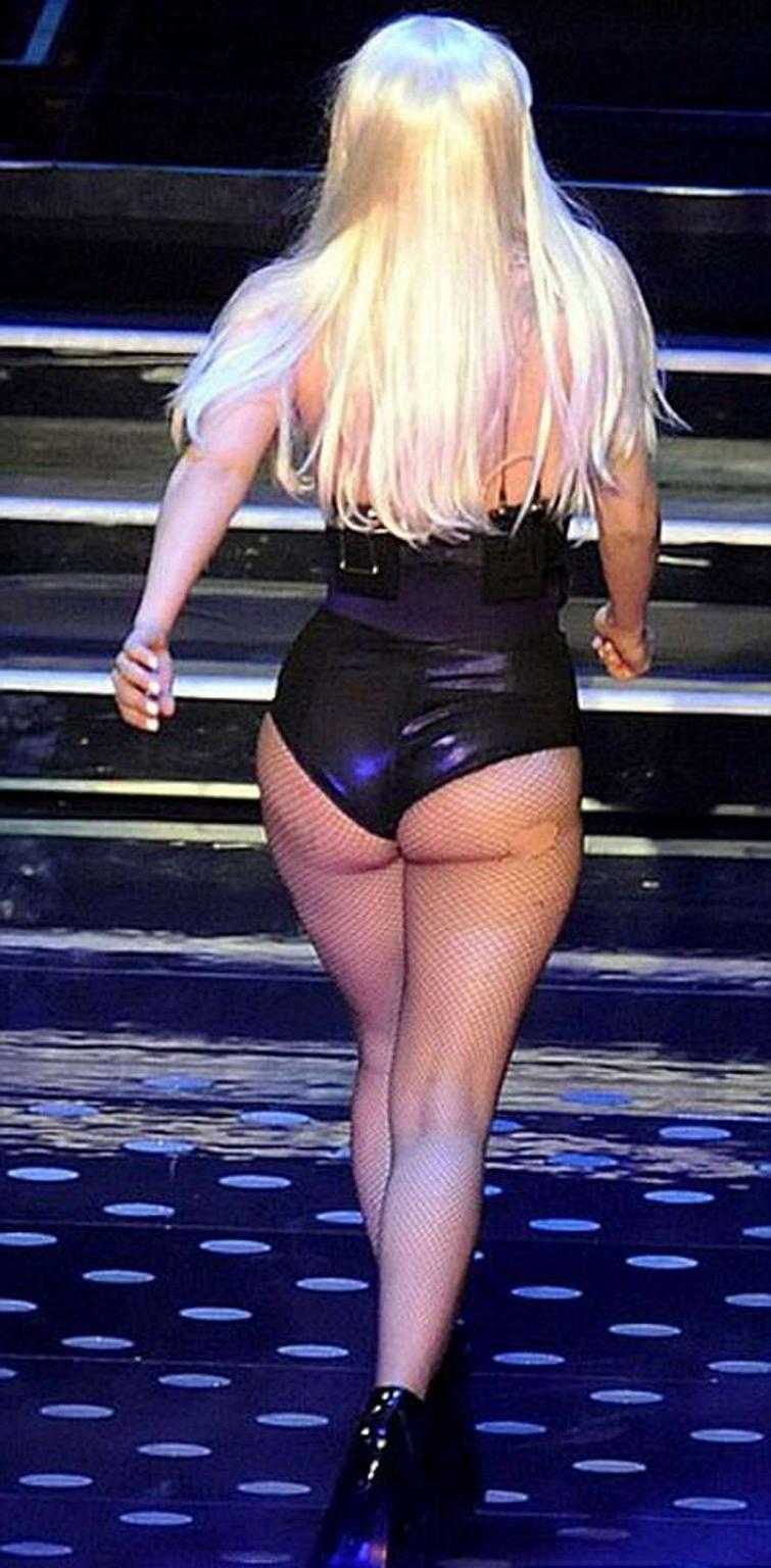 16P Lady Gaga exposing her sexy ass and her sweet pussy