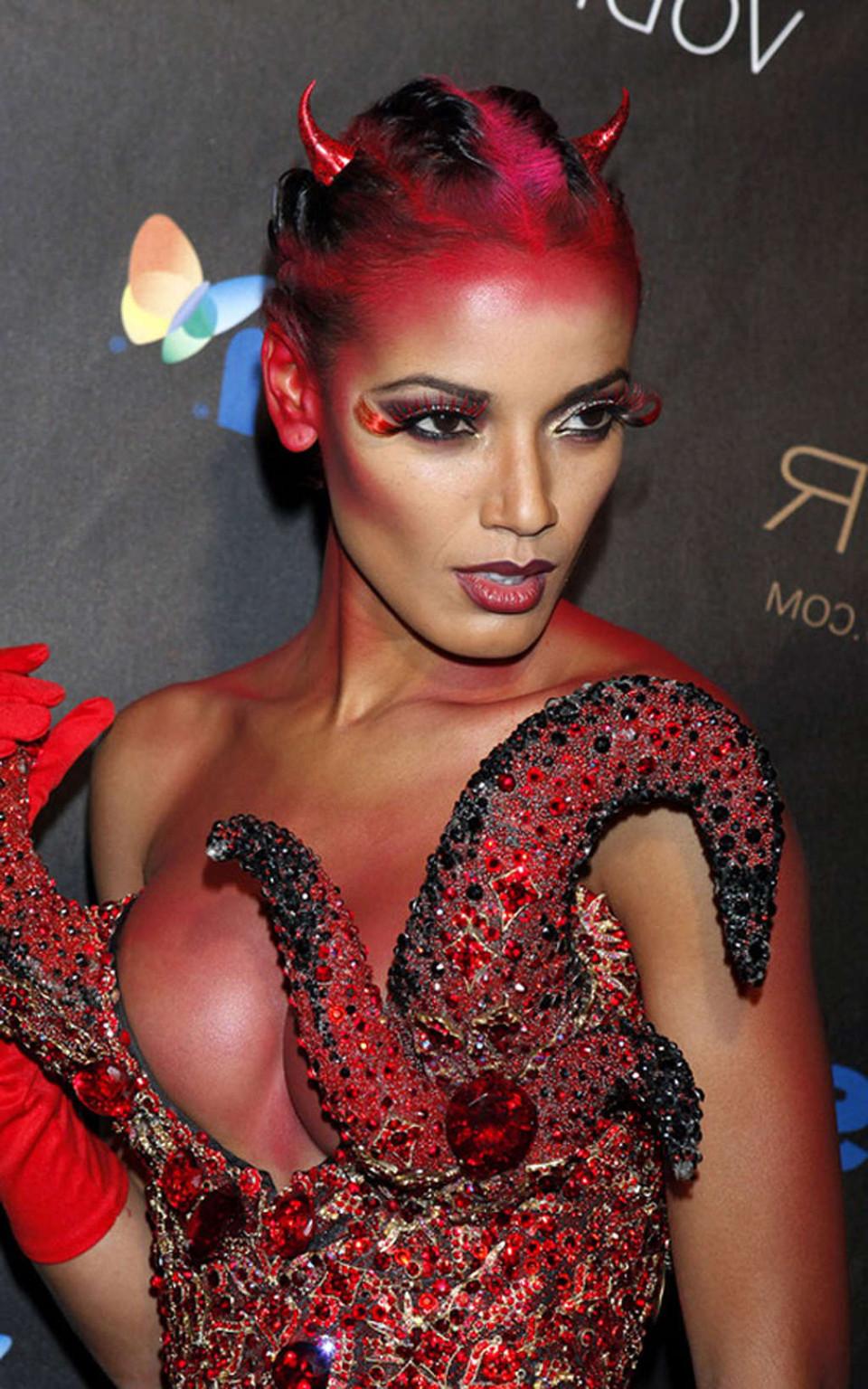 10P Selita Ebanks big cleavage in sexy outfit and topless posing