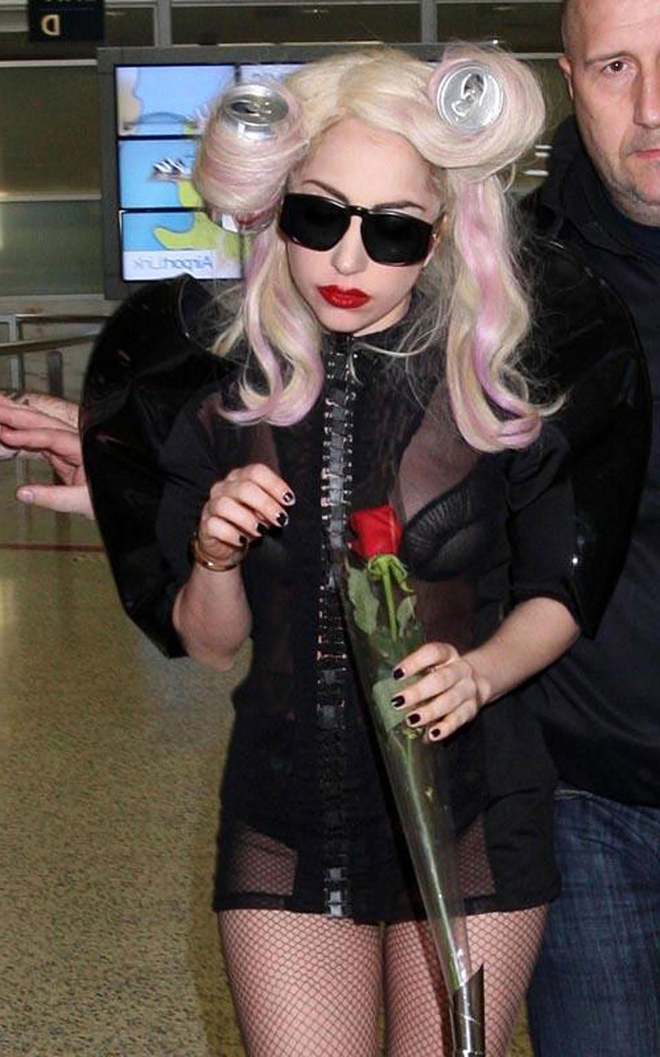 16P Lady GaGa very sexy and hot see thru paparazzo photos