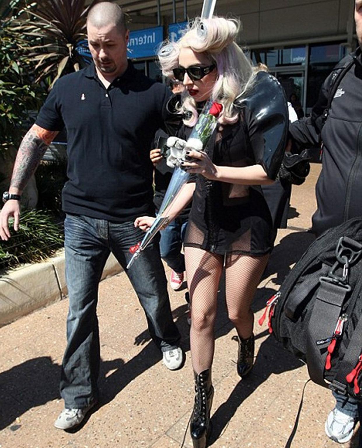 16P Lady GaGa very sexy and hot see thru paparazzo photos