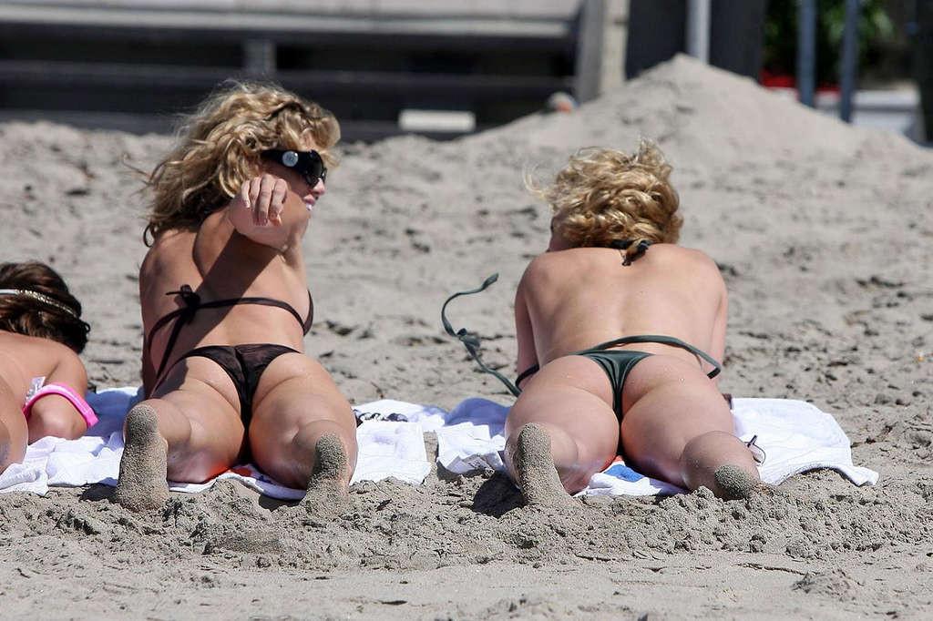 16P Annalynne McCord sexy upskirt and hot nipple slip photos