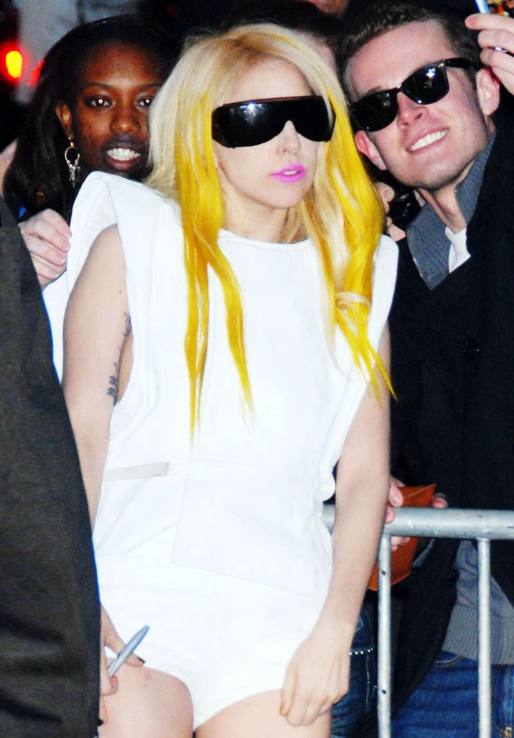 16P Lady Gaga leggy all in white and upskirt and topless
