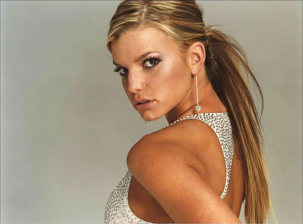 16P Jessica Simpson nipple slip and ass exposed upskirt paparazzi pictures