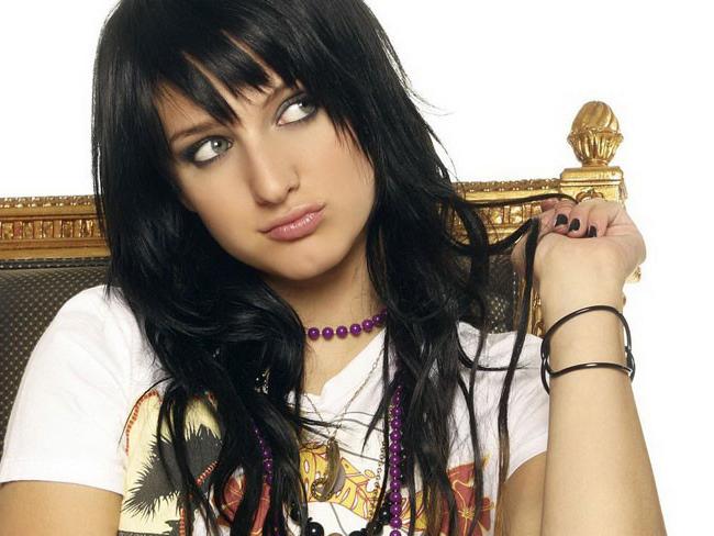 15P Ashlee Simpson nipple slip and panties upskirt