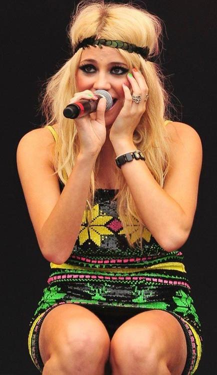 15P Pixie Lott pantyhose upskirts in public