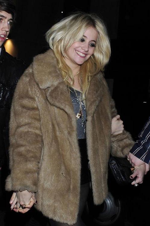 15P Pixie Lott pantyhose upskirts in public