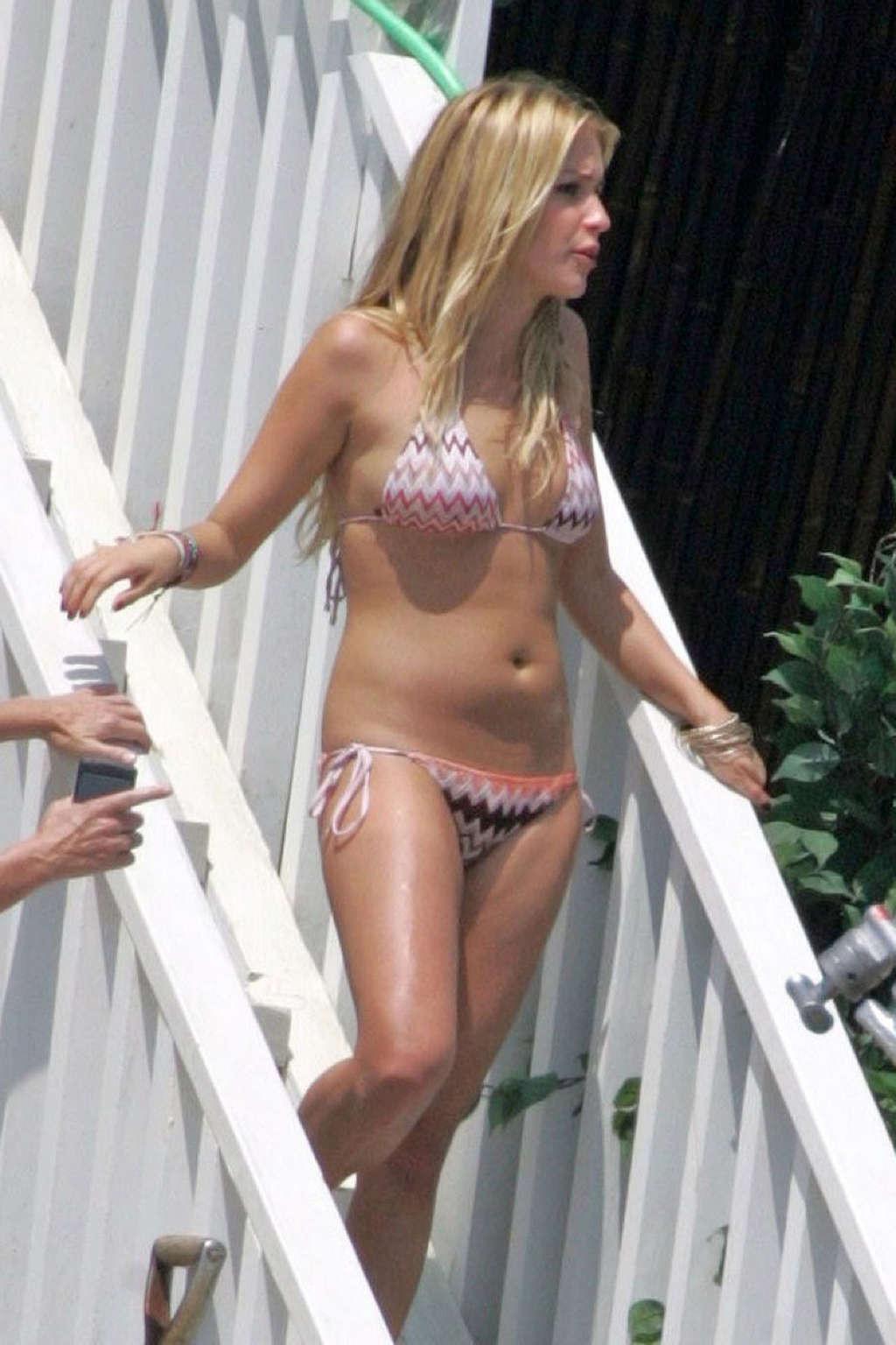 16P Kristin Cavallari big cleavage and posing sexy in lingerie