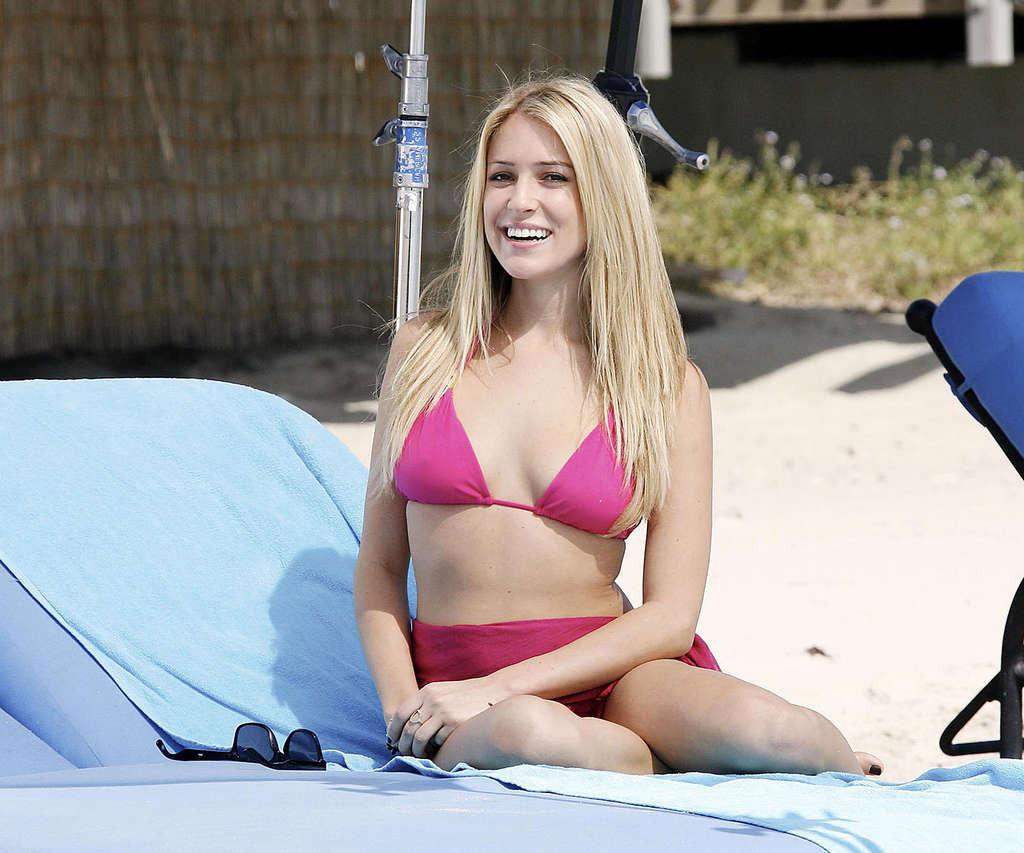 16P Kristin Cavallari big cleavage and posing sexy in lingerie