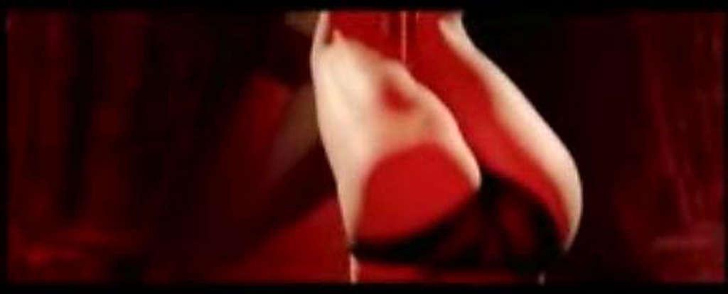 16P Jessica Biel showing her extremely hot and sexy body in underwear