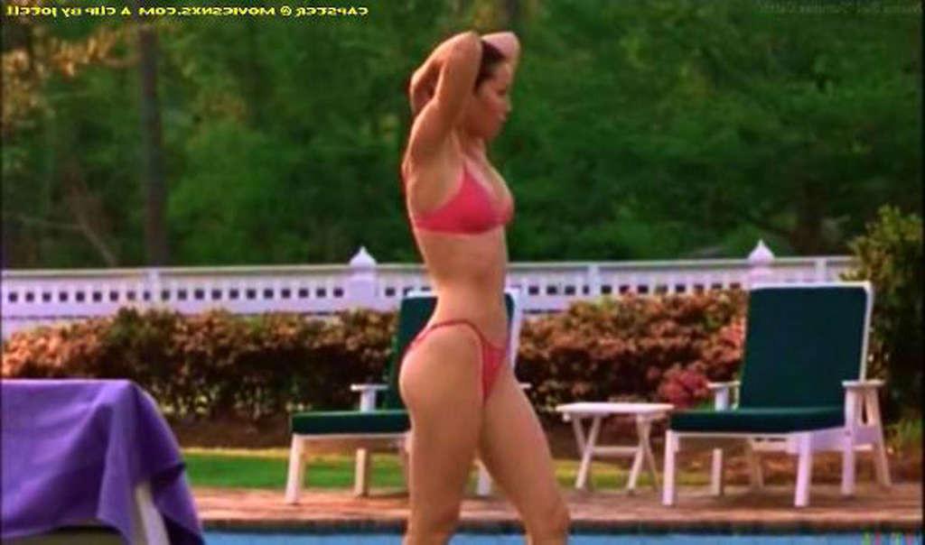 16P Jessica Biel showing her extremely hot and sexy body in underwear