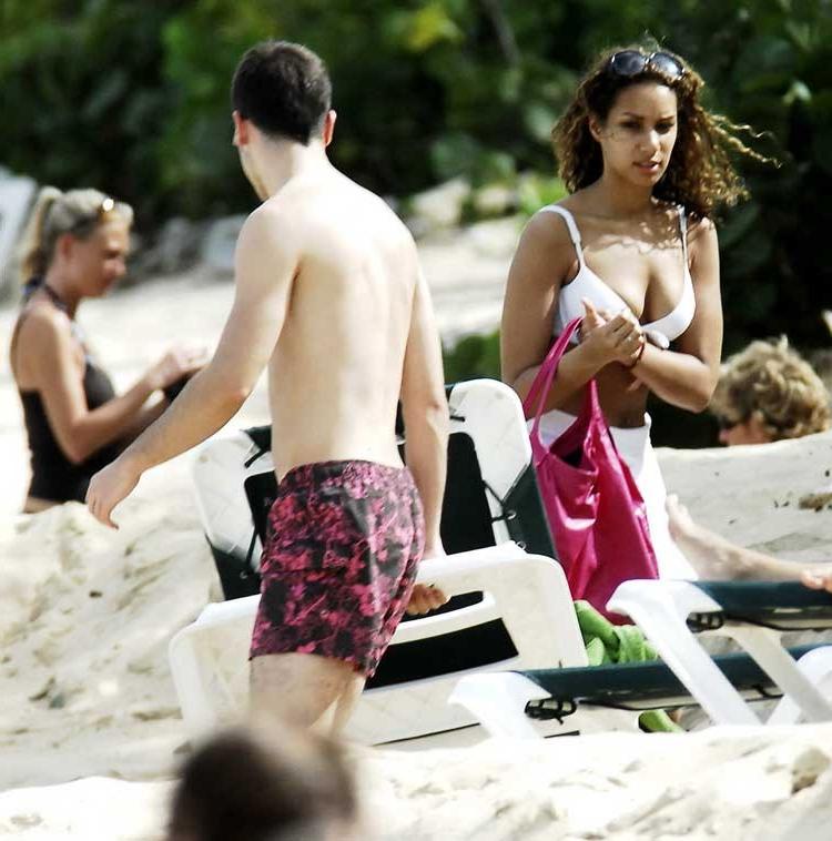 15P Leona Lewis big cleavage in sexy wet bikini