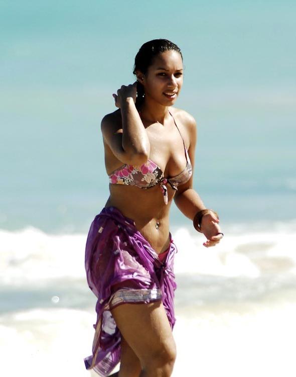 15P Leona Lewis big cleavage in sexy wet bikini