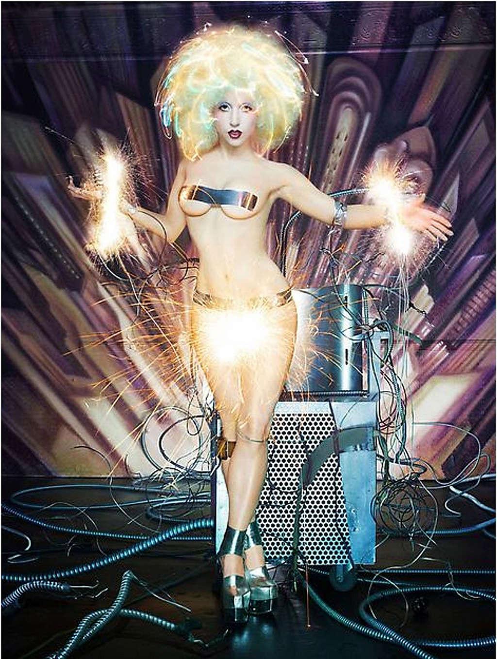 10P Lady Gaga posing all nude for some magazine and tits slip on stage paparazzi pic