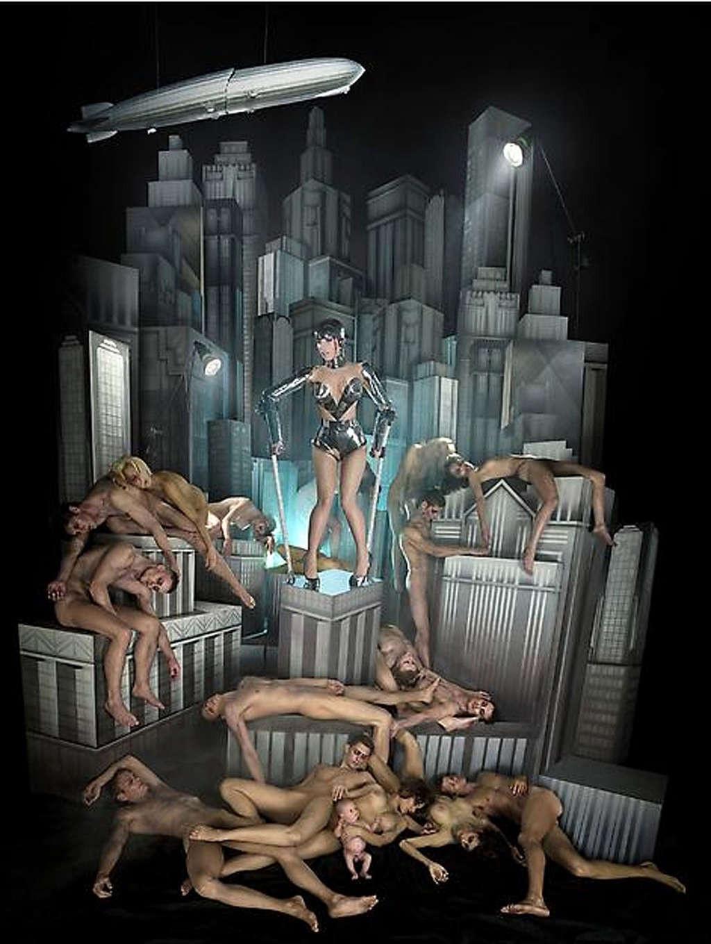 10P Lady Gaga posing all nude for some magazine and tits slip on stage paparazzi pic