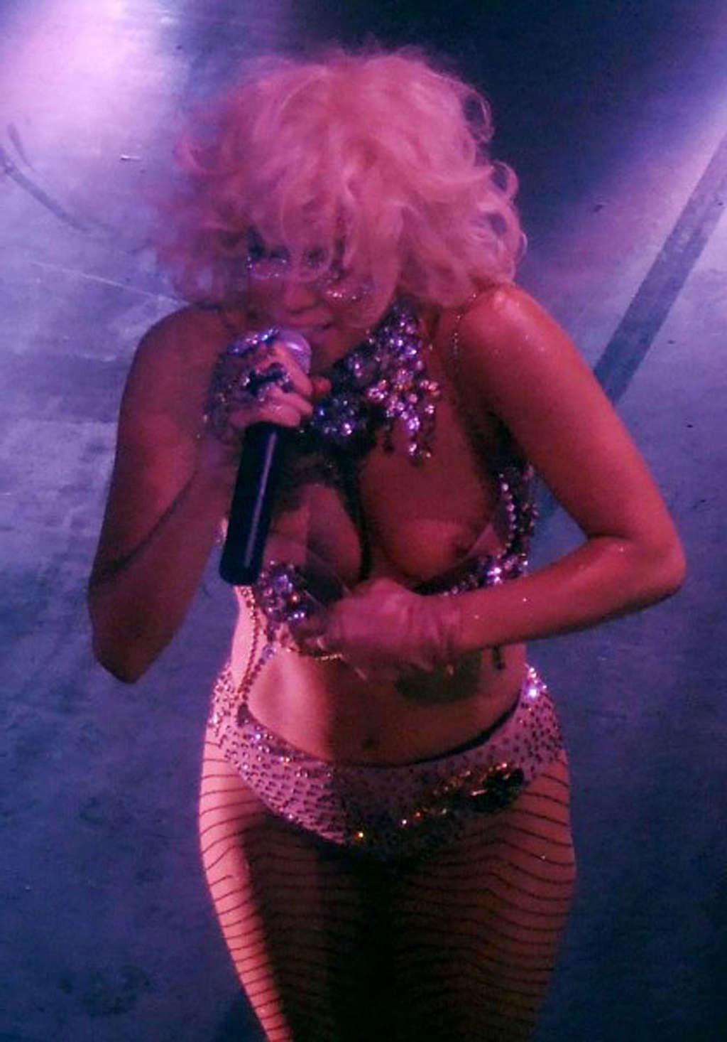 10P Lady Gaga posing all nude for some magazine and tits slip on stage paparazzi pic
