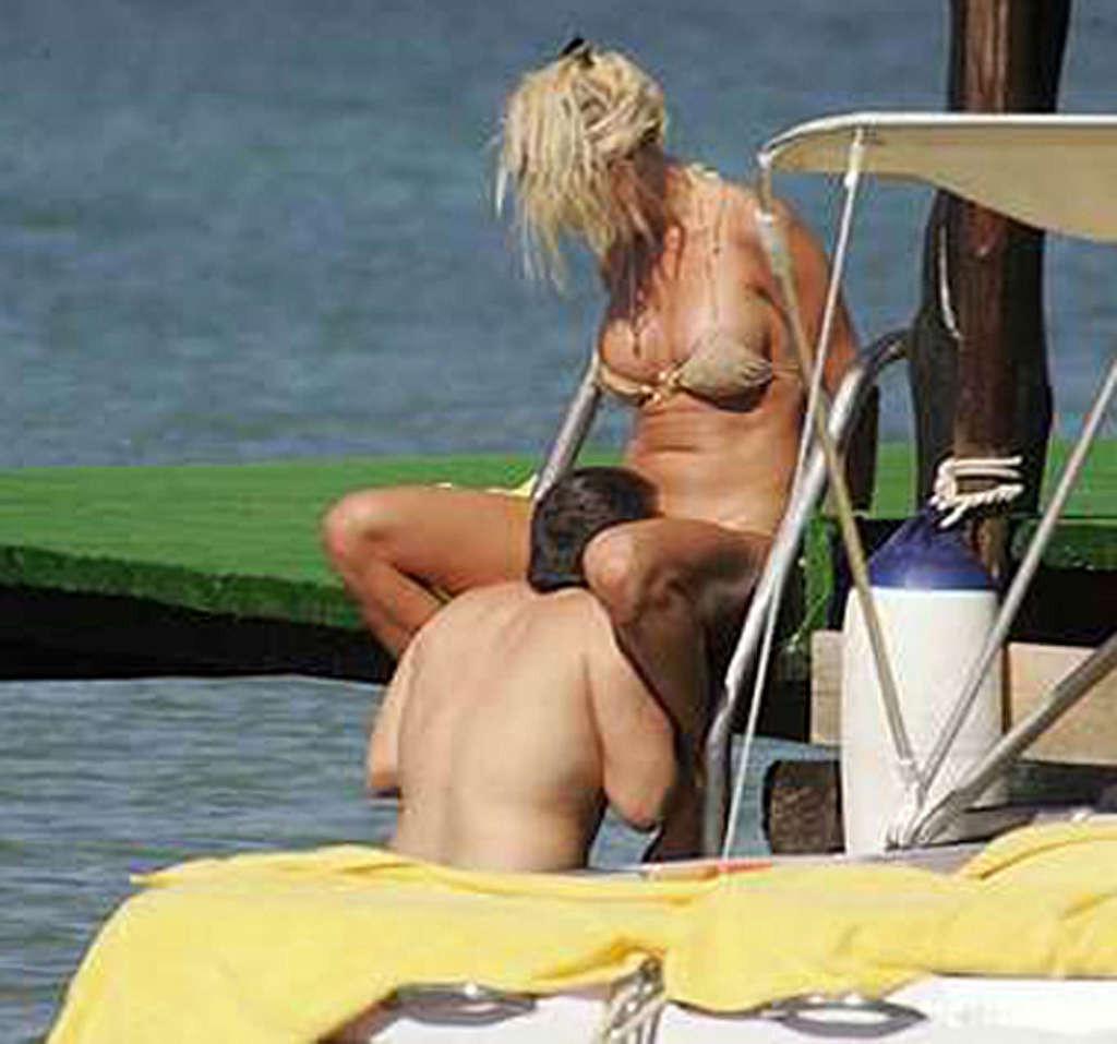 16P Victoria Silvstedt tits slip in public and exposing pussy upskirt paparazzi pict