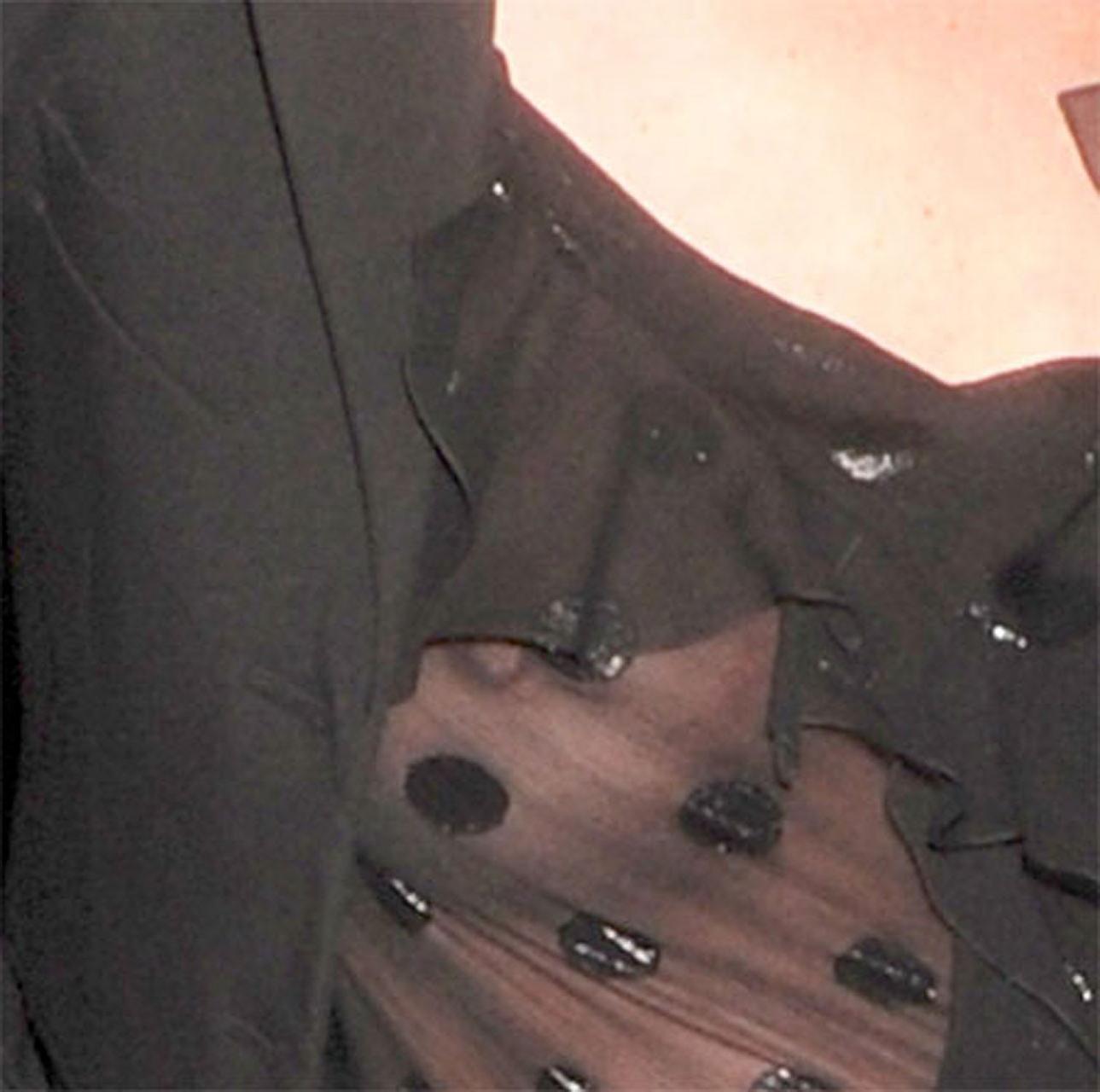 16P Kate Moss has a nipple slip and enjoying on yaht in topless