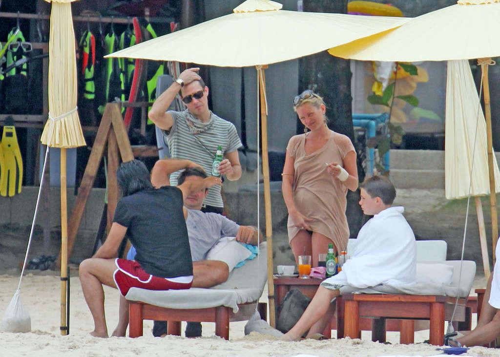 16P Kate Moss has a nipple slip and enjoying on yaht in topless