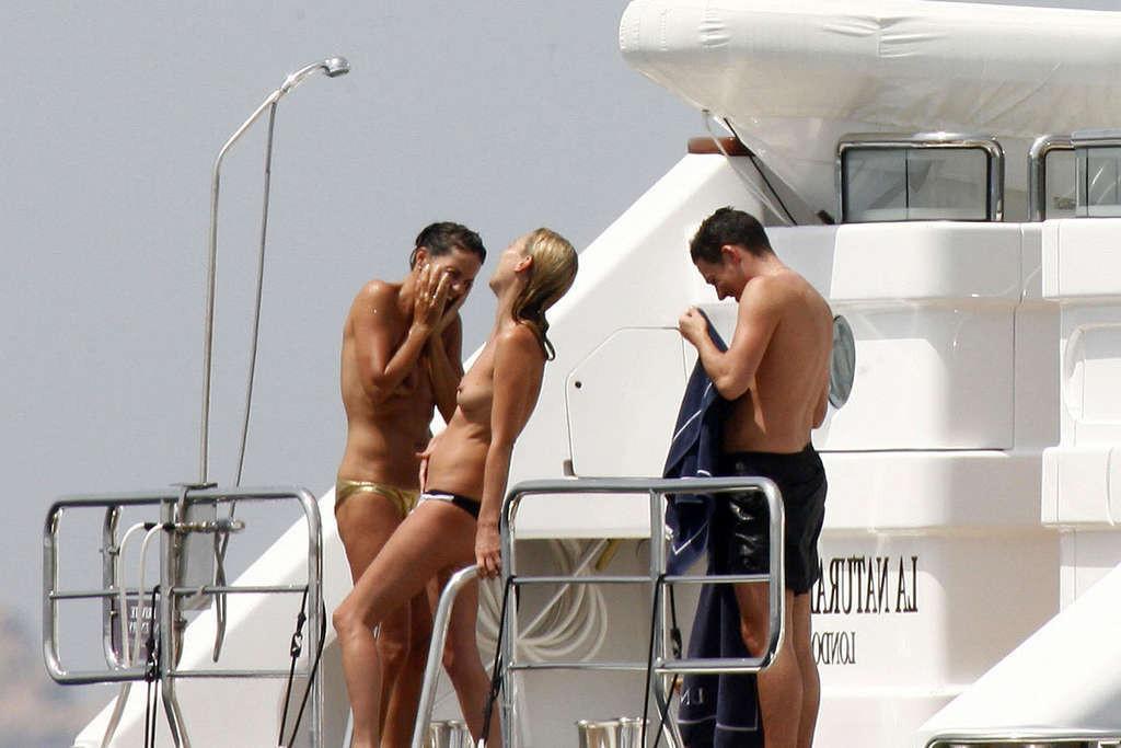 16P Kate Moss has a nipple slip and enjoying on yaht in topless