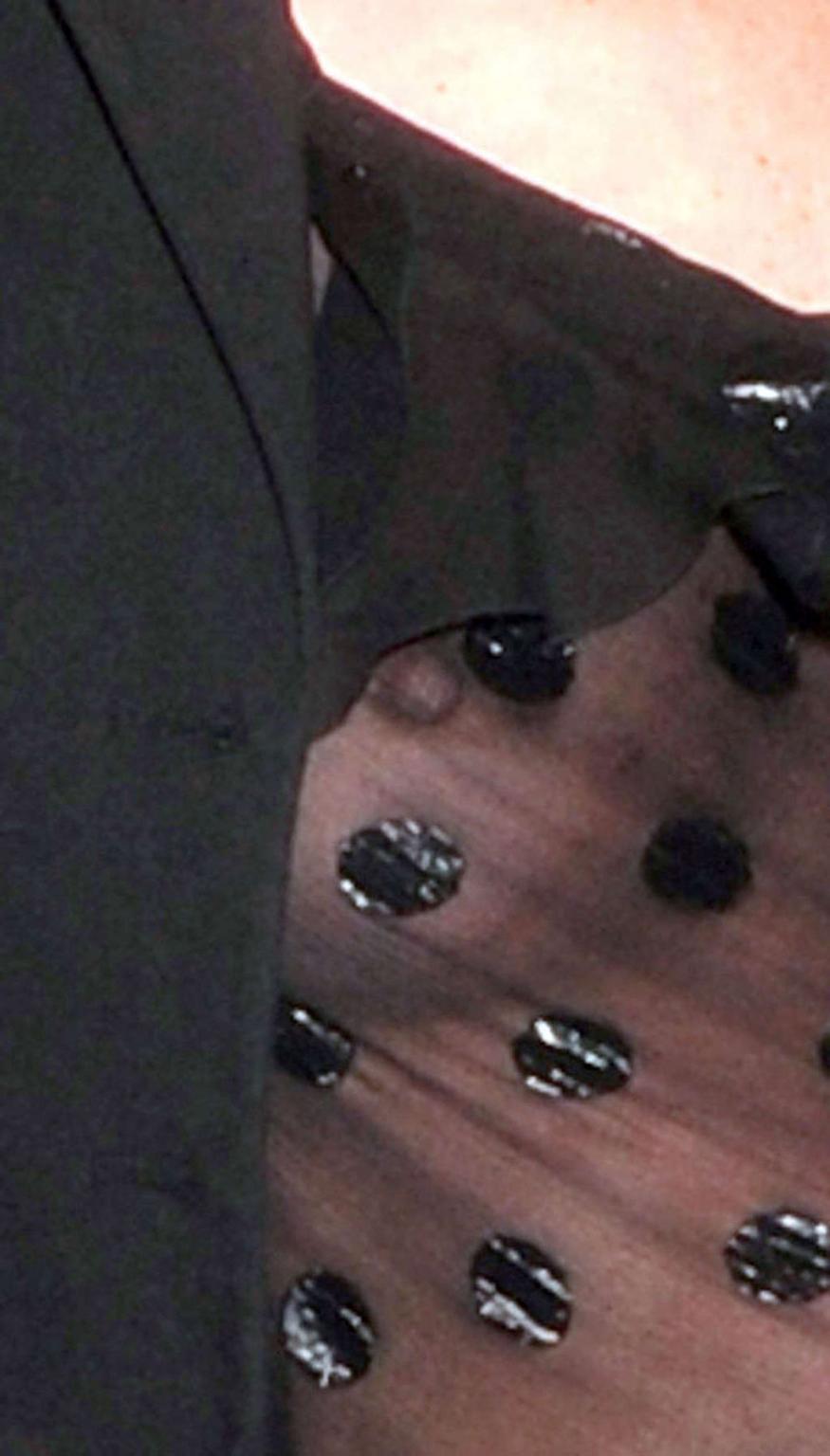 16P Kate Moss has a nipple slip and enjoying on yaht in topless