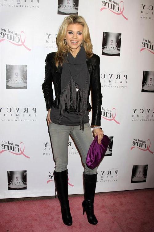15P Annalynne McCord fine nipple slip and sweet ass