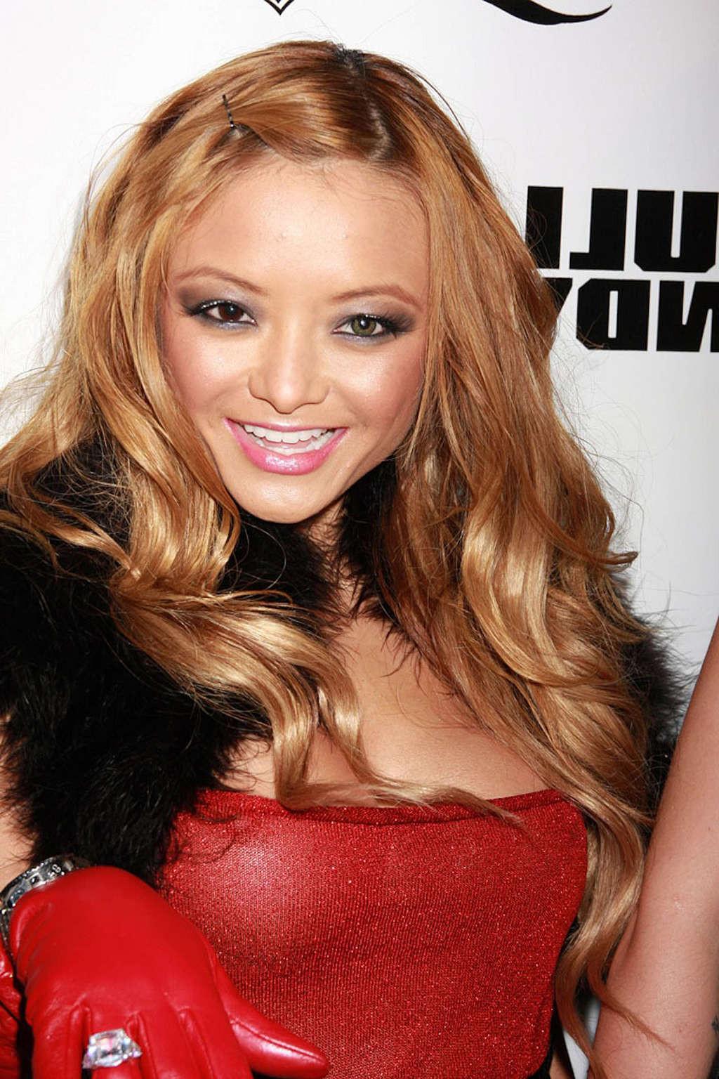 10P Tila Tequila nipple slip in public paparazzi pictures and exposing her nice big 