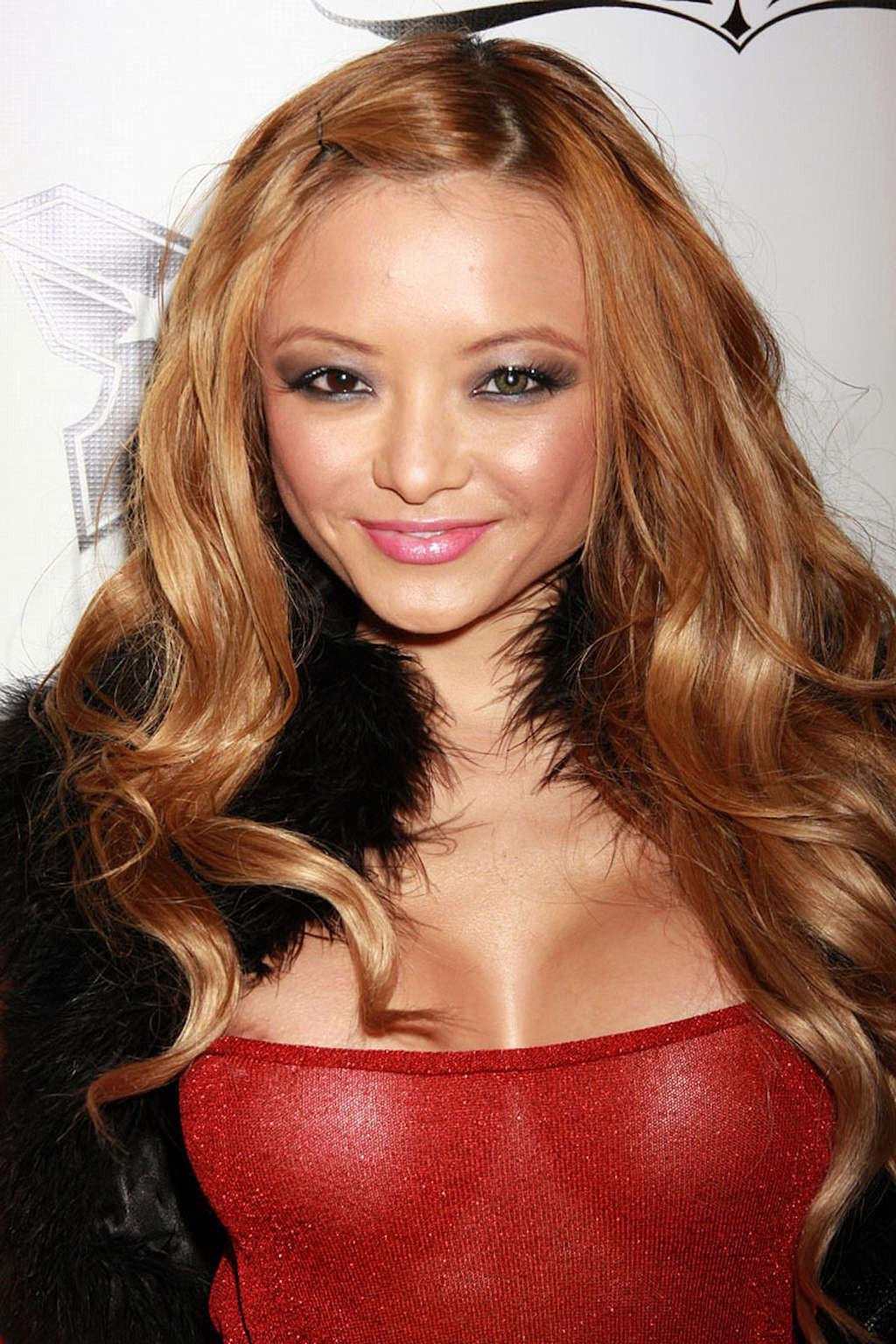 10P Tila Tequila nipple slip in public paparazzi pictures and exposing her nice big 