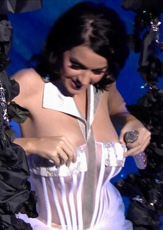 15P Katy Perry perky cleavage in white dress