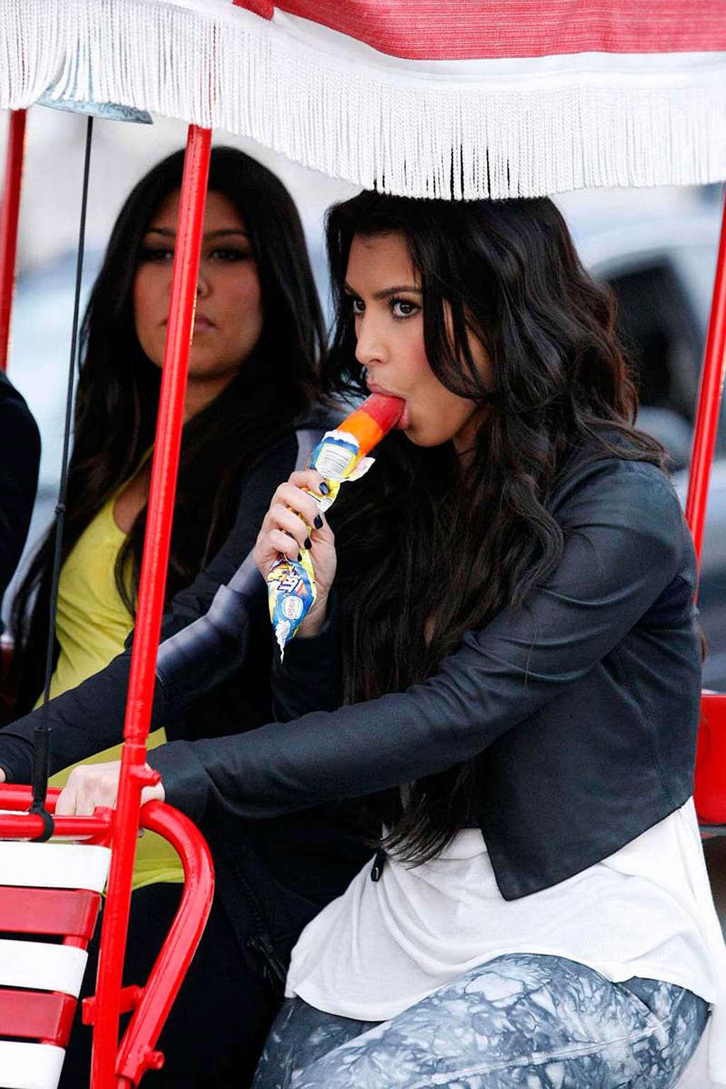 10P Kim Kardashian cleavage