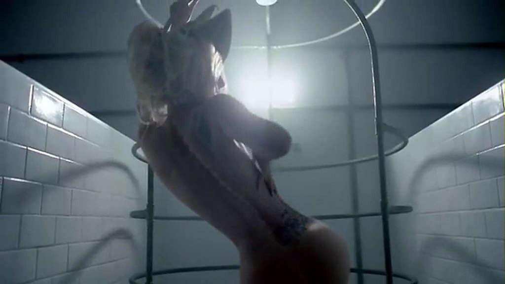 16P Lady Gaga posing nude and exposing her nice ass in thong