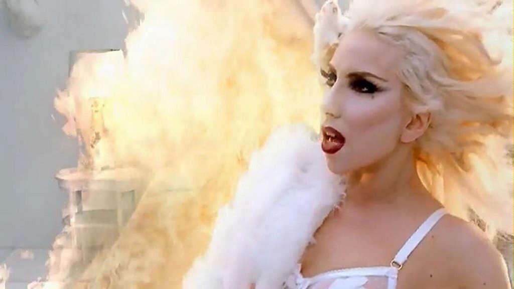 16P Lady Gaga posing nude and exposing her nice ass in thong