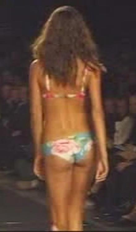 15P Adriana Lima slipping a nipple in black bikini