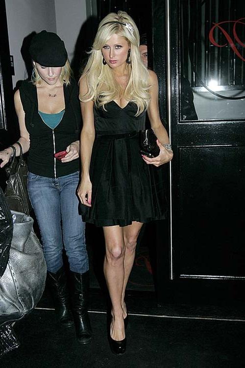 15P Paris Hilton upskirt and nipple slip in public