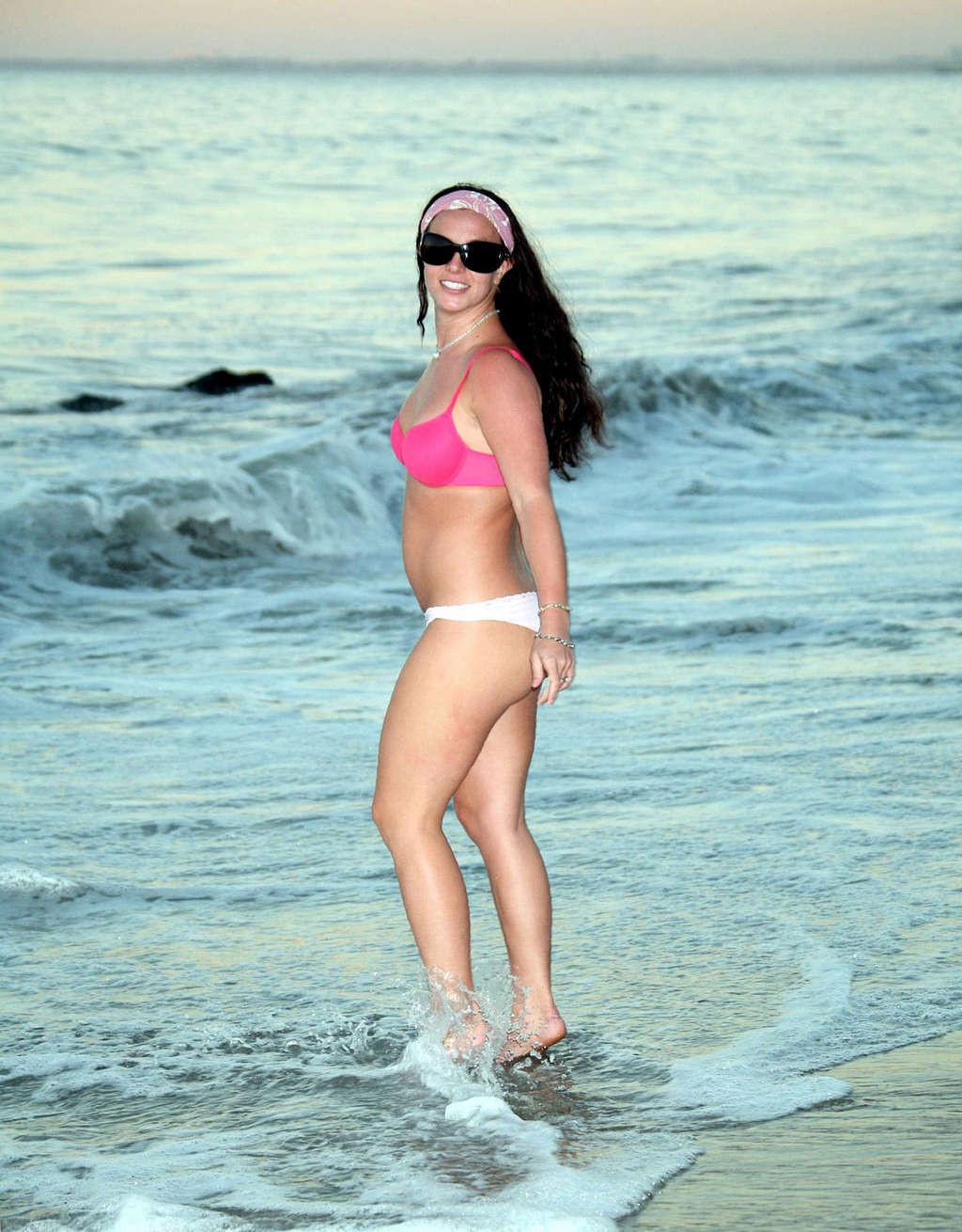 16P Britney Spears enjoying on beach in underwear and showing her sexy body