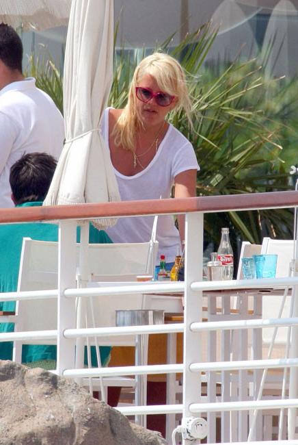 15P Lily Allen nipple slip and topless cliff jumping