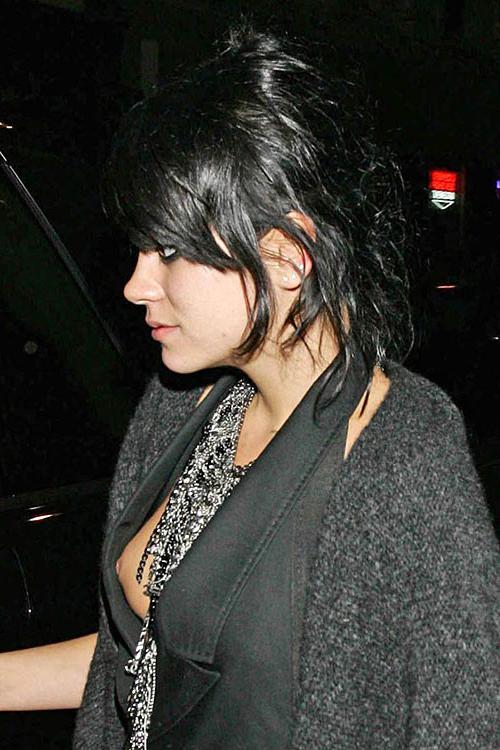 10P Lily Allen nipple
